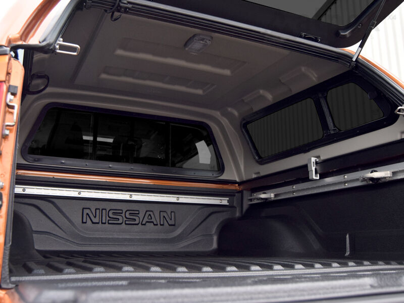 Aeroklas Stylish Hardtop - seitliche Ausstellfenster - Nissan D/C 2015- Aeroklas Stylish Hardtop - seitliche Ausstellfenster - Nissan D/C 2015-