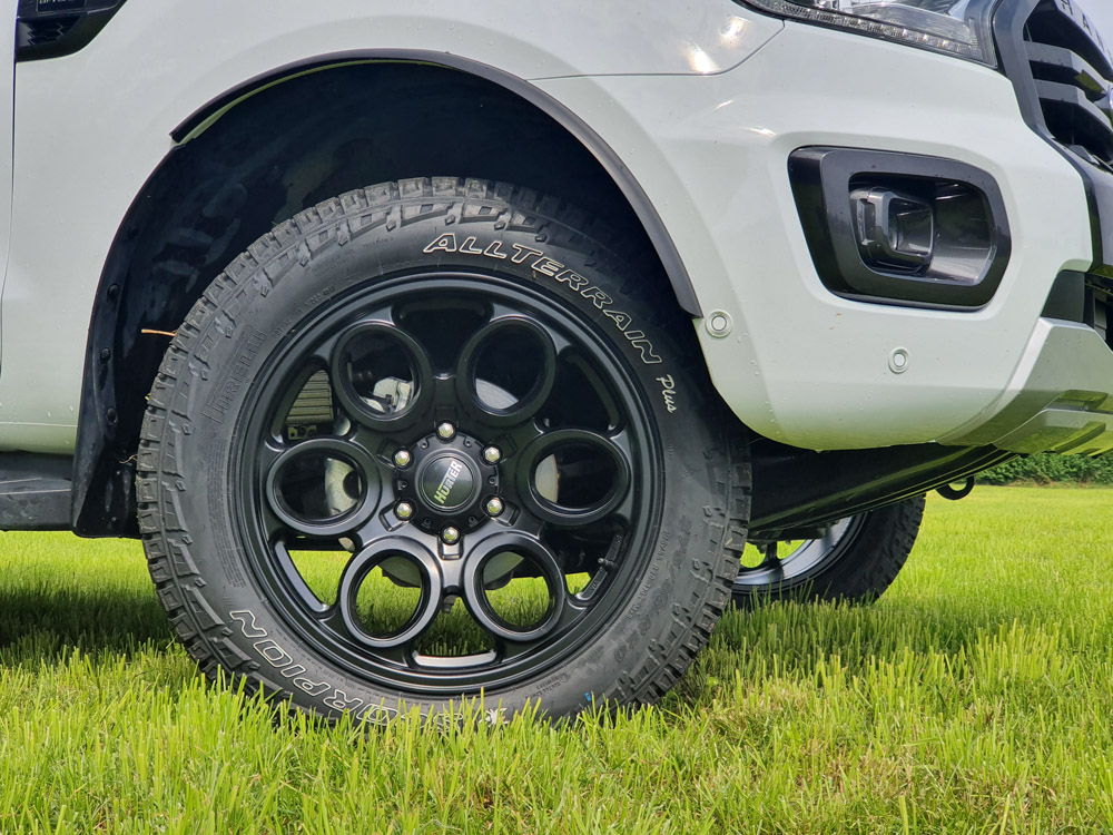Komplettrad HOAW003 20" (BFG 285/55, Ford Ranger) Komplettrad HOAW003 20" (BFG 285/55, Ford Ranger)