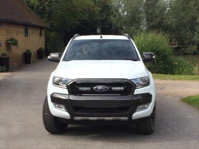 Lazer Lamps Kühlergrill-Kit Ford Ranger (2016-2018) inkl. 2x Triple-R 750 G2 Elite