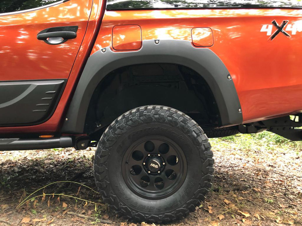 Kotflügelverbreiterungen (Mitsubishi L200 KJOT 2019+)