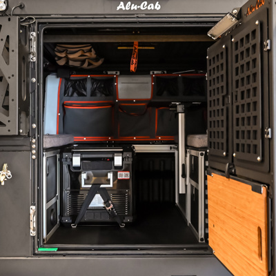 Innenausbau von Tailgate Gear für Alu-Cab Canopy Camper & ModCAP, Double Cab TH16+ Innenausbau von Tailgate Gear für Alu-Cab Canopy Camper & ModCAP, Double Cab TH16+