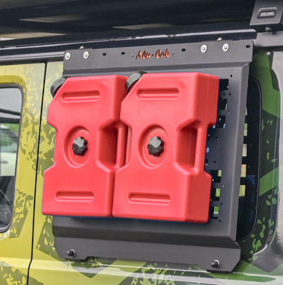 Alu-Cab Benzinkanister für Jimny Molle Platte, 5L (Rot) Alu-Cab Benzinkanister für Jimny Molle Platte, 5L (Rot)