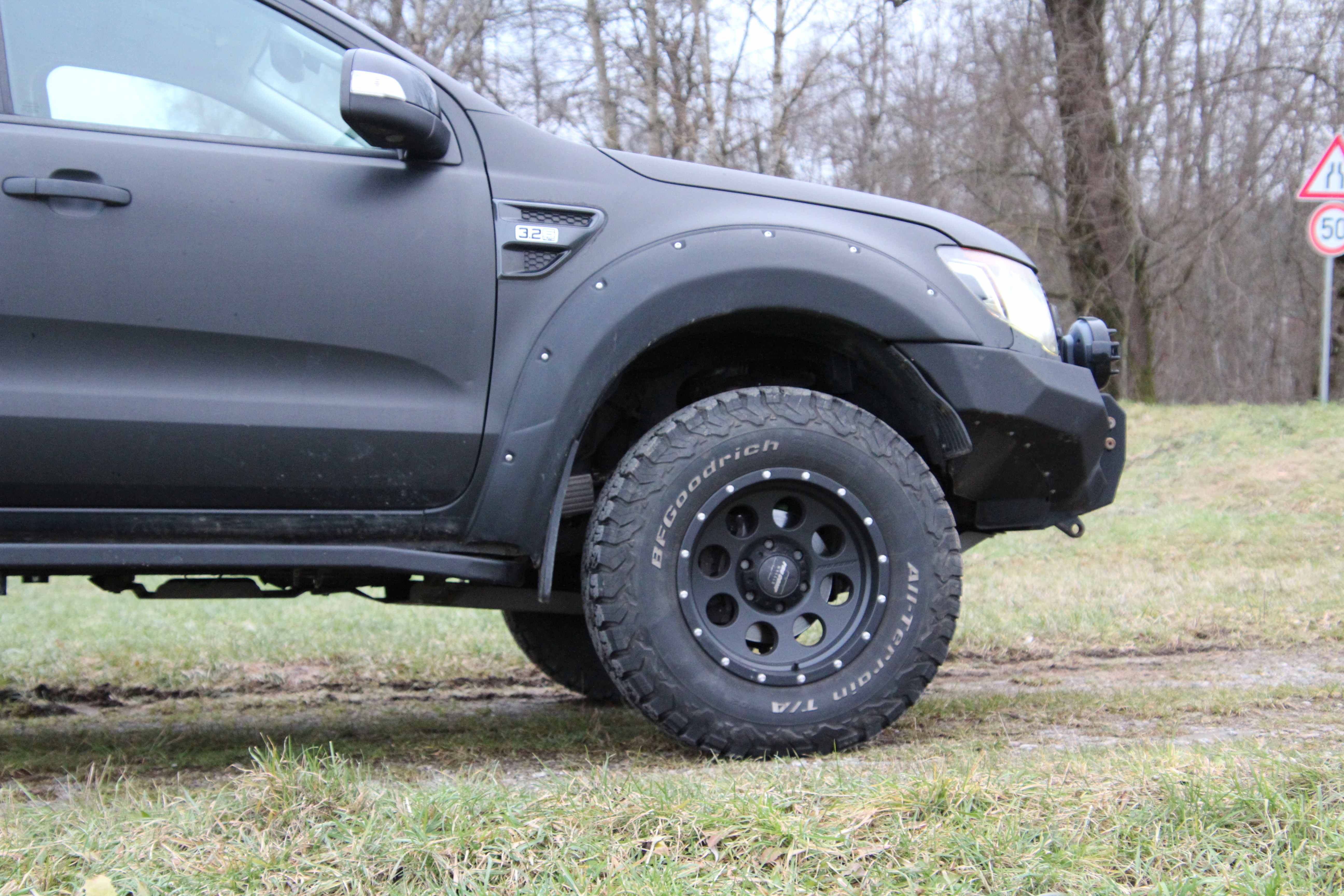 Komplettrad HOAW001/2 17" (schwarz, 285/70R17 121/118S BF-Goodrich All-Terrain TA KO3 LRD RWL, Ford Ranger) Komplettrad HOAW001/2 17" (schwarz, 285/70R17 121/118S BF-Goodrich All-Terrain TA KO3 LRD RWL, Ford Ranger)