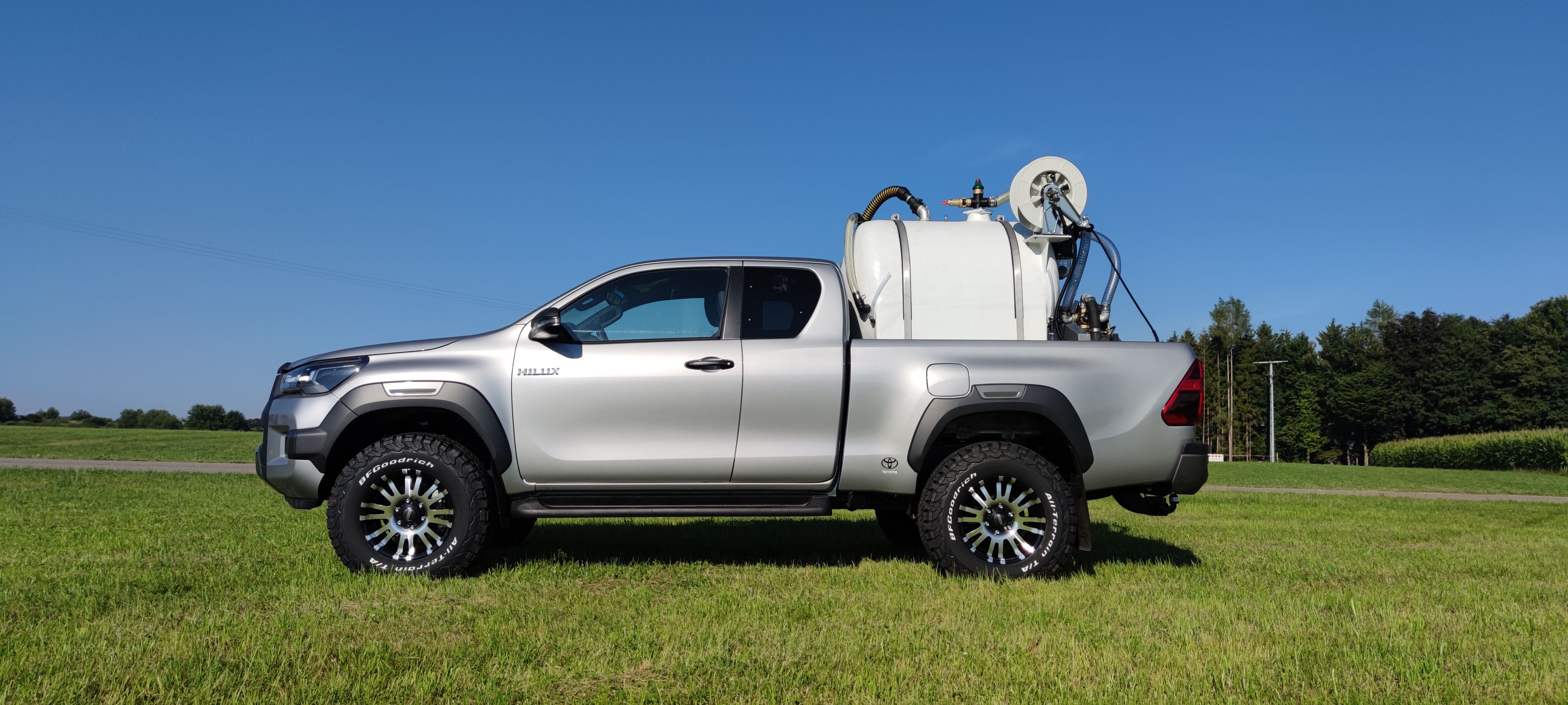 Auflastungspackage 3500KG Toyota Hilux 2016+ mit Premium Luftfederung 2 Kreis und Schwerlastkompletträder HOAW001 Auflastungspackage 3500KG Toyota Hilux 2016+ mit Premium Luftfederung 2 Kreis und Schwerlastkompletträder HOAW001