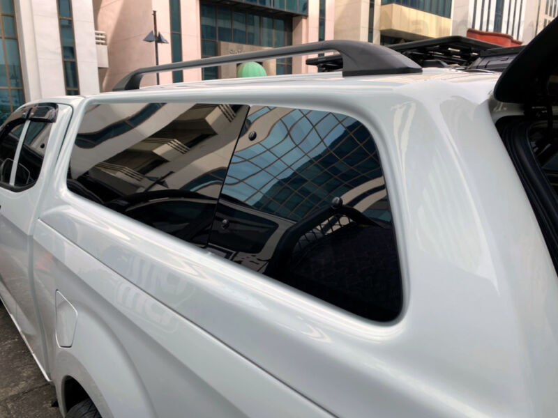 Aeroklas Stylish Hardtop - seitliche Ausstellfenster - Zentralverriegelung - Isuzu E/C 2020-
