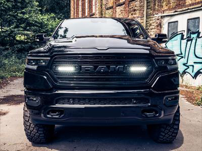 Lazer Lamps Kühlergrill-Kit Dodge RAM 1500 DT Limited 2019+ Inkl. 2x Linear-6 Elite+ Lazer Lamps Kühlergrill-Kit Dodge RAM 1500 DT Limited 2019+ Inkl. 2x Linear-6 Elite+