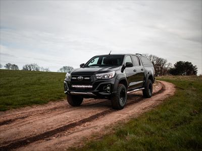 Lazer Lamps Halterungs-Kit Toyota Hilux (2019+) für Triple-R 16 Lazer Lamps Halterungs-Kit Toyota Hilux (2019+) für Triple-R 16