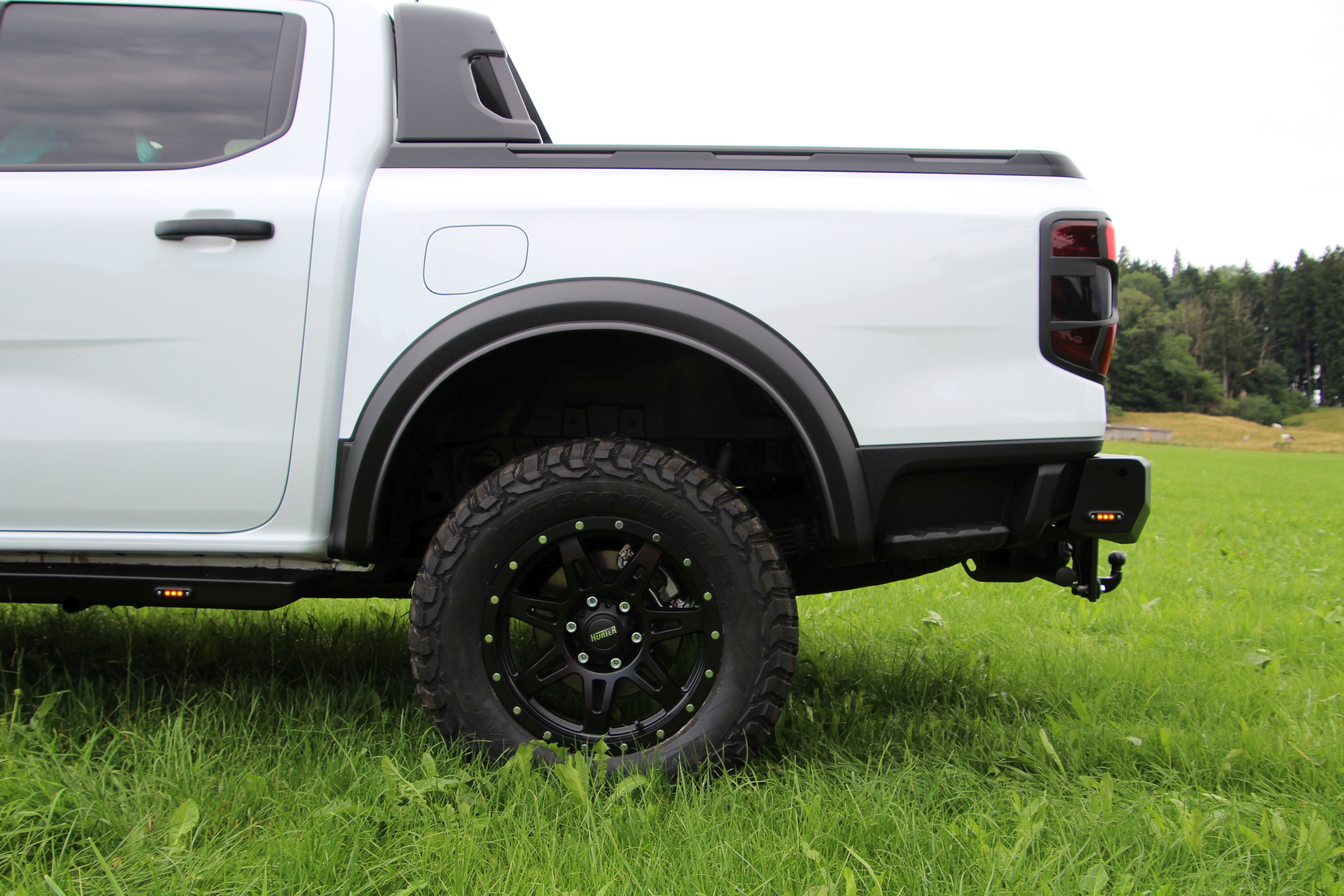 Komplettrad HOAW002 18" (schwarz, 285/60R18 118/115S BF-Goodrich All-Terrain TA KO3 LR-D RWL, Ford Ranger / VW Amarok)
