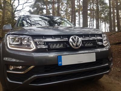 Lazer Lamps Kühlergrill-Kit VW Amarok (2016+) V6 inkl. 2x Triple-R 750 G2 Elite