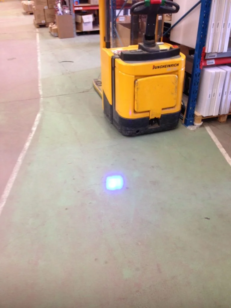 Strands Work light 10-100V 8W Blue LED