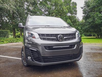 Lazer Lamps Kühlergrill-Kit Peugeot Expert (2016+), Opel Vivaro/Zafira mit Linear-18 Elite iLBA Lazer Lamps Kühlergrill-Kit Peugeot Expert (2016+), Opel Vivaro/Zafira mit Linear-18 Elite iLBA