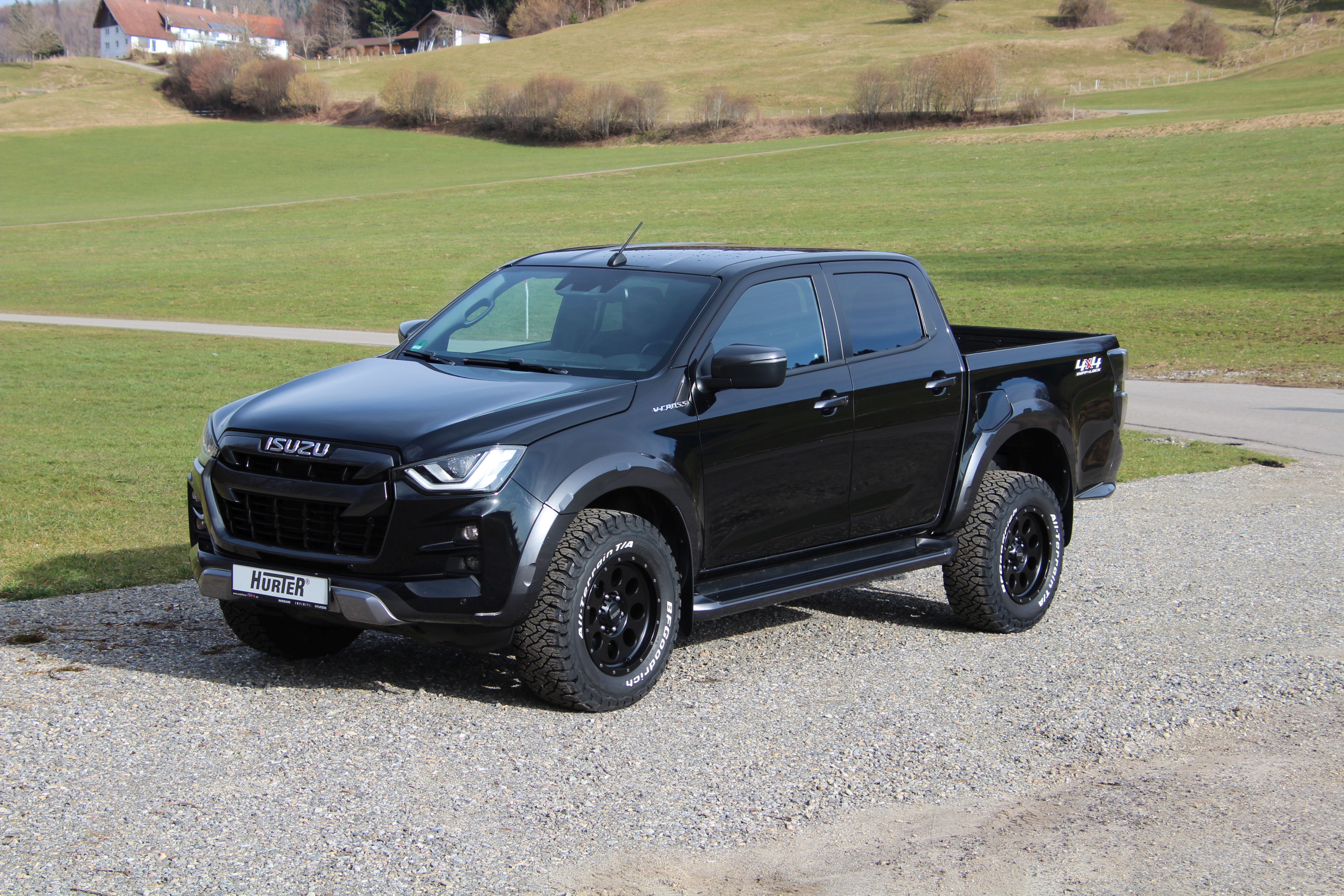 Isuzu D-Max - Nina & Marc