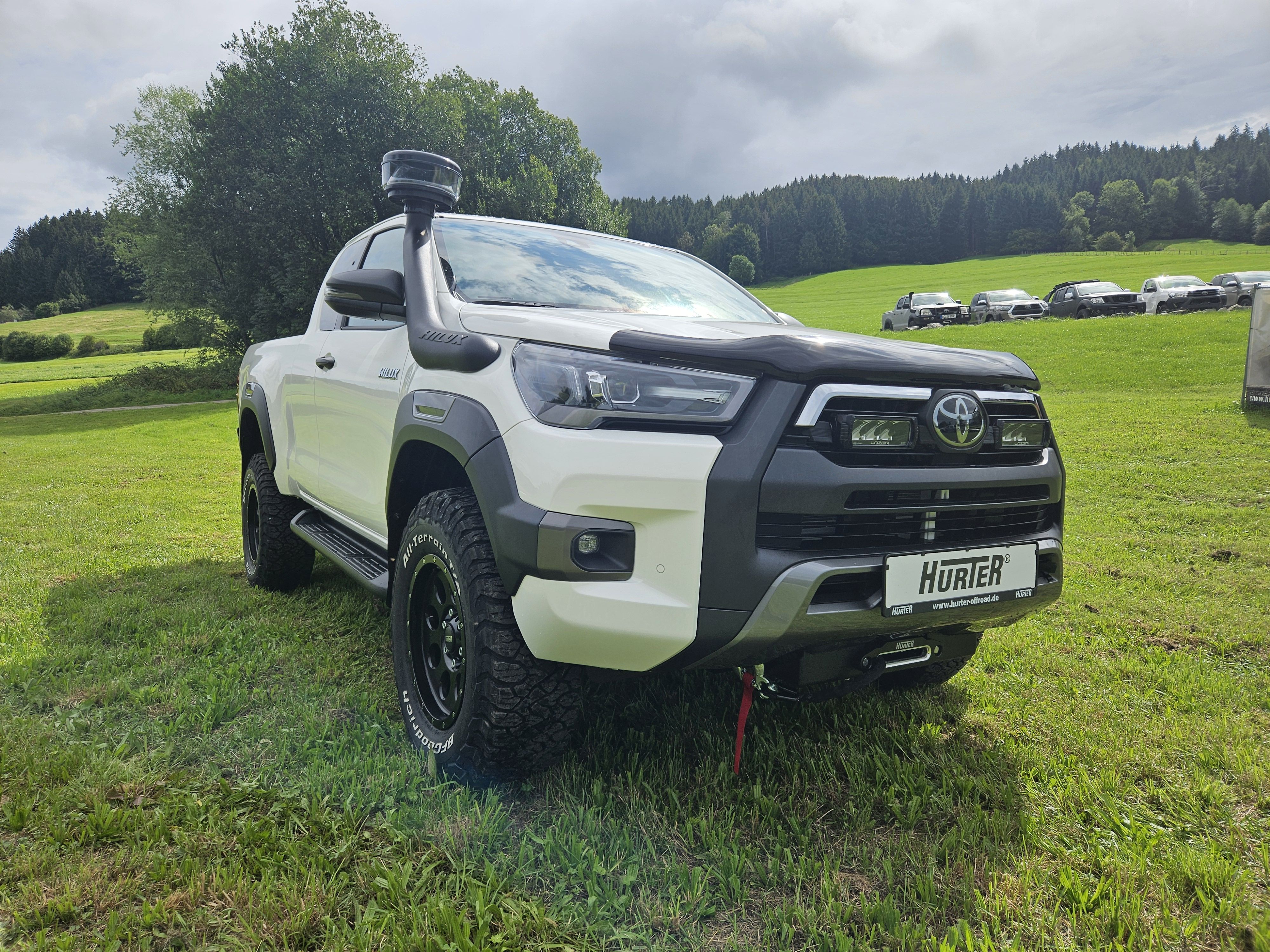 Toyota Hilux Invincible 2025 - Matthias