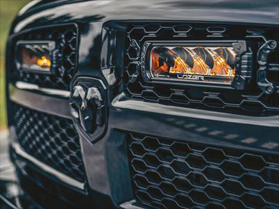 Lazer Lamps Kühlergrill-Kit Dodge RAM 1500 Classic 2013+ inkl. 2x Triple-R 750 Wide Lazer Lamps Kühlergrill-Kit Dodge RAM 1500 Classic 2013+ inkl. 2x Triple-R 750 Wide