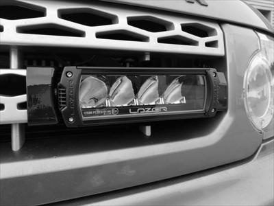 Lazer Lamps Kühlergrill-Kit Land Rover Discovery 4 (2009-2013) inkl. 2x Triple-R 750 G2 Wide Lazer Lamps Kühlergrill-Kit Land Rover Discovery 4 (2009-2013) inkl. 2x Triple-R 750 G2 Wide