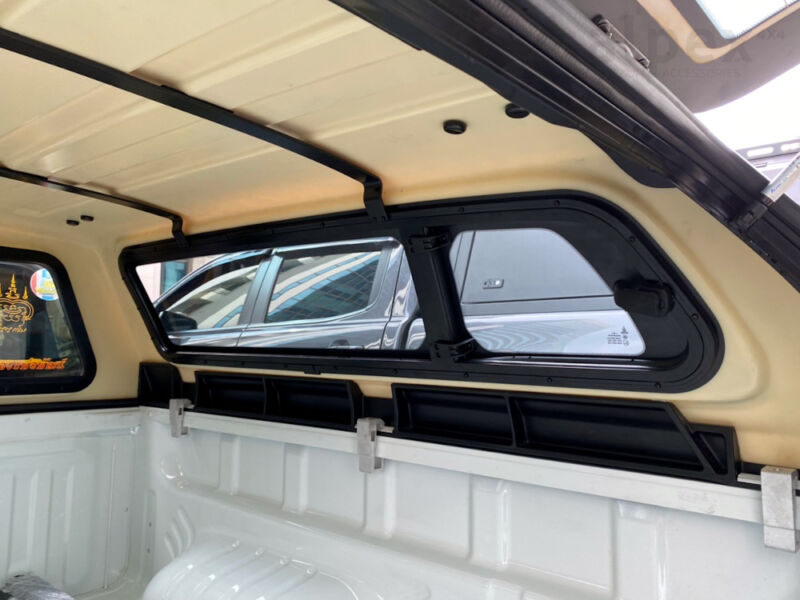 Aeroklas Stylish Hardtop - seitliche Ausstellfenster - Zentralverriegelung - Isuzu E/C 2020- Aeroklas Stylish Hardtop - seitliche Ausstellfenster - Zentralverriegelung - Isuzu E/C 2020-
