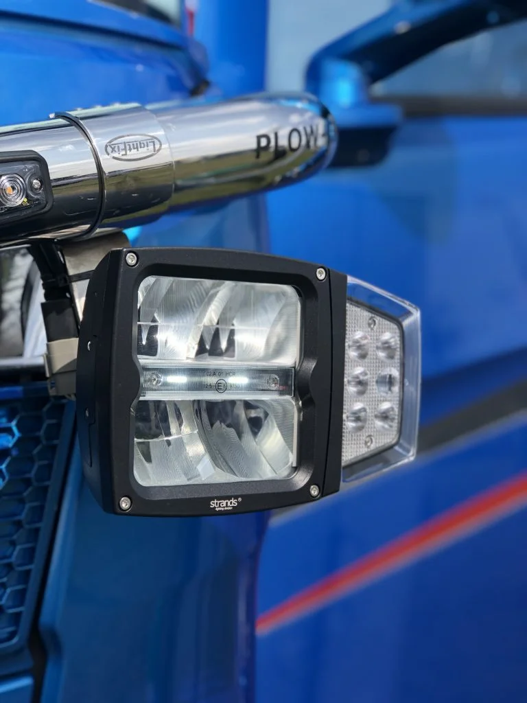 SNOWPLOW LAMP WITH HEATED LENS