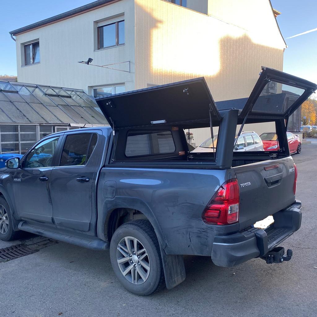 Alu-Cab Hardtop Explorer Toyota Hilux 2016+ Doppelkabine schwarz/ geriffelt