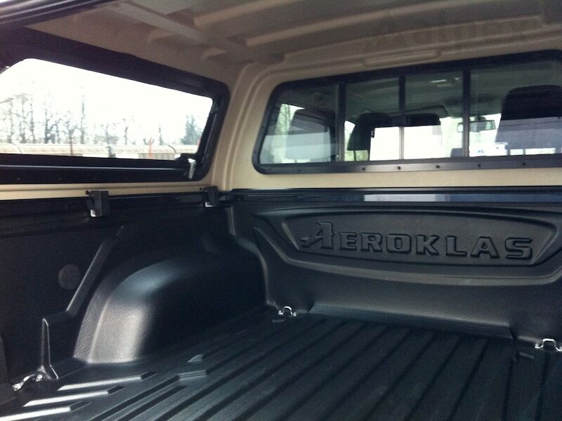 Aeroklas Stylish Hardtop - seitliche Aufklappfenster - Zentralverriegelung - P8P8; - Volkswagen D/C 2010- Aeroklas Stylish Hardtop - seitliche Aufklappfenster - Zentralverriegelung - P8P8; - Volkswagen D/C 2010-
