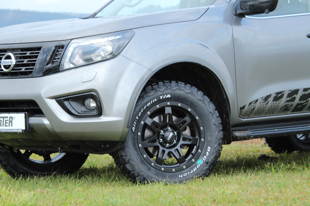 Komplettrad HOAW002 18" (schwarz, BFG 285/60, Nissan Navara) Komplettrad HOAW002 18" (schwarz, BFG 285/60, Nissan Navara)