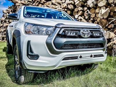 Lazer Lamps Kühlergrill-Kit Toyota Hilux Revo (Com., Invincible) 2021+ Inkl. 2x Triple-R750 Elite Lazer Lamps Kühlergrill-Kit Toyota Hilux Revo (Com., Invincible) 2021+ Inkl. 2x Triple-R750 Elite