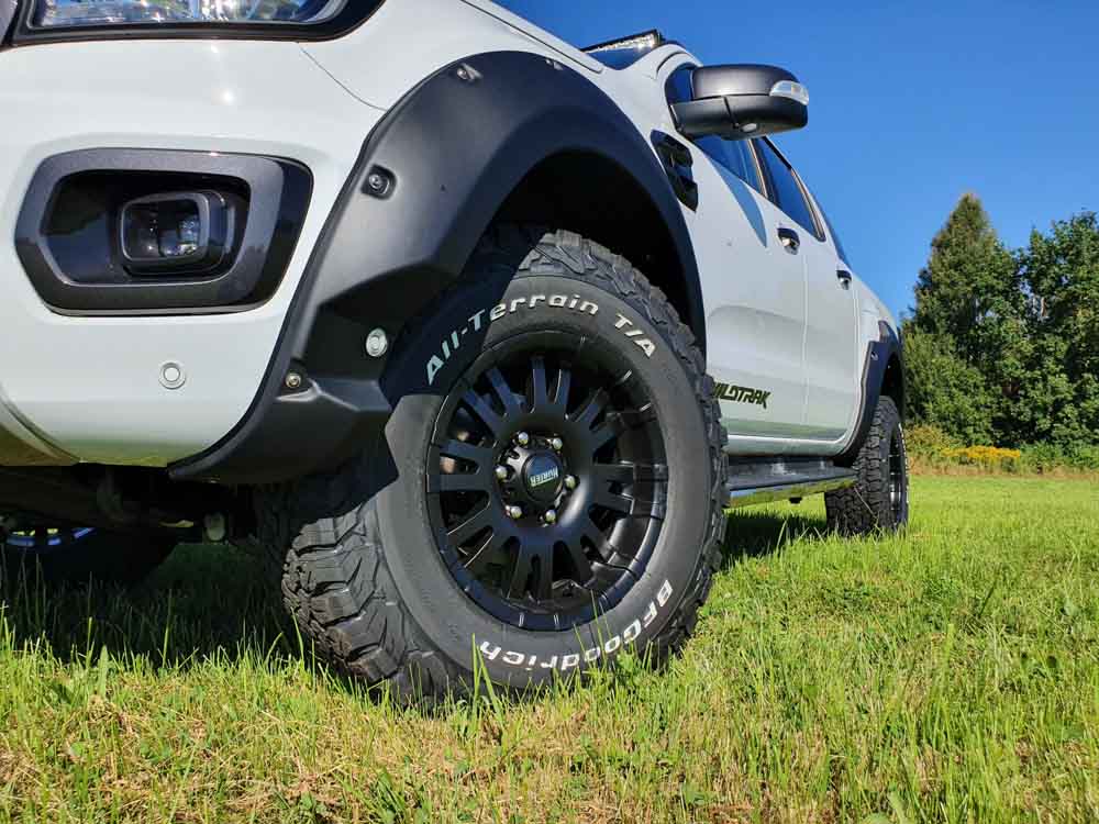 Komplettrad HOAW001 17" (schwarz, BFG 285/70, Ford Ranger) Komplettrad HOAW001 17" (schwarz, BFG 285/70, Ford Ranger)