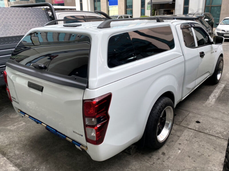 Aeroklas Stylish Hardtop - seitliche Ausstellfenster - Zentralverriegelung - Isuzu E/C 2020- Aeroklas Stylish Hardtop - seitliche Ausstellfenster - Zentralverriegelung - Isuzu E/C 2020-