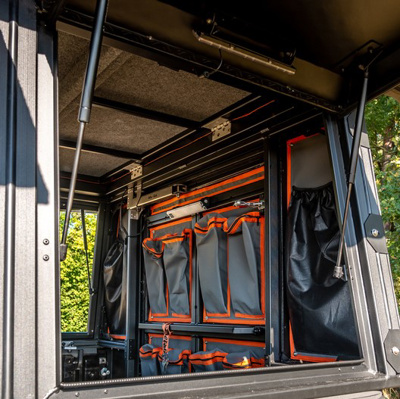 Alu-Cab Canopy Camper 6,5FT Toyota Tundra 2007-2021, schwarz Alu-Cab Canopy Camper 6,5FT Toyota Tundra 2007-2021, schwarz