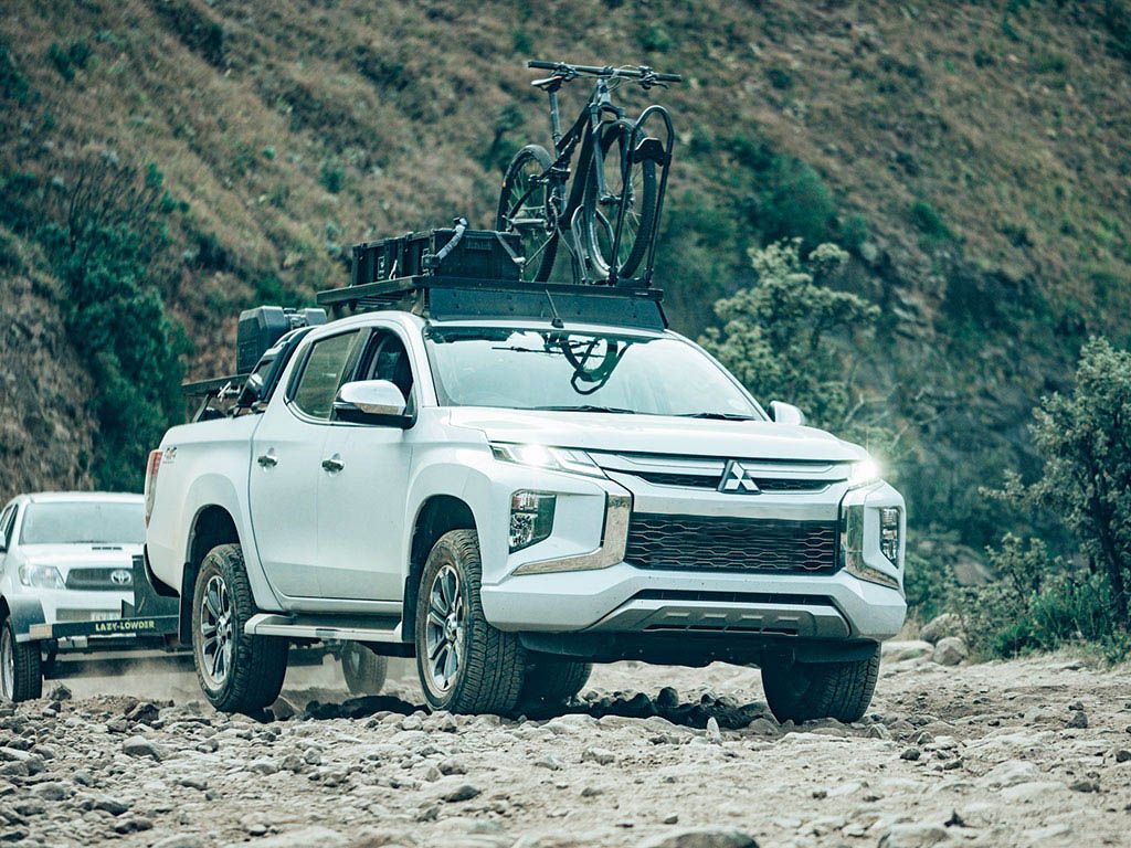 MITSUBISHI TRITON/L200 / 5TE GEN (2015 - HEUTE) SLIMLINE II DACHTRÄGER KIT - VON FRONT RUNNER