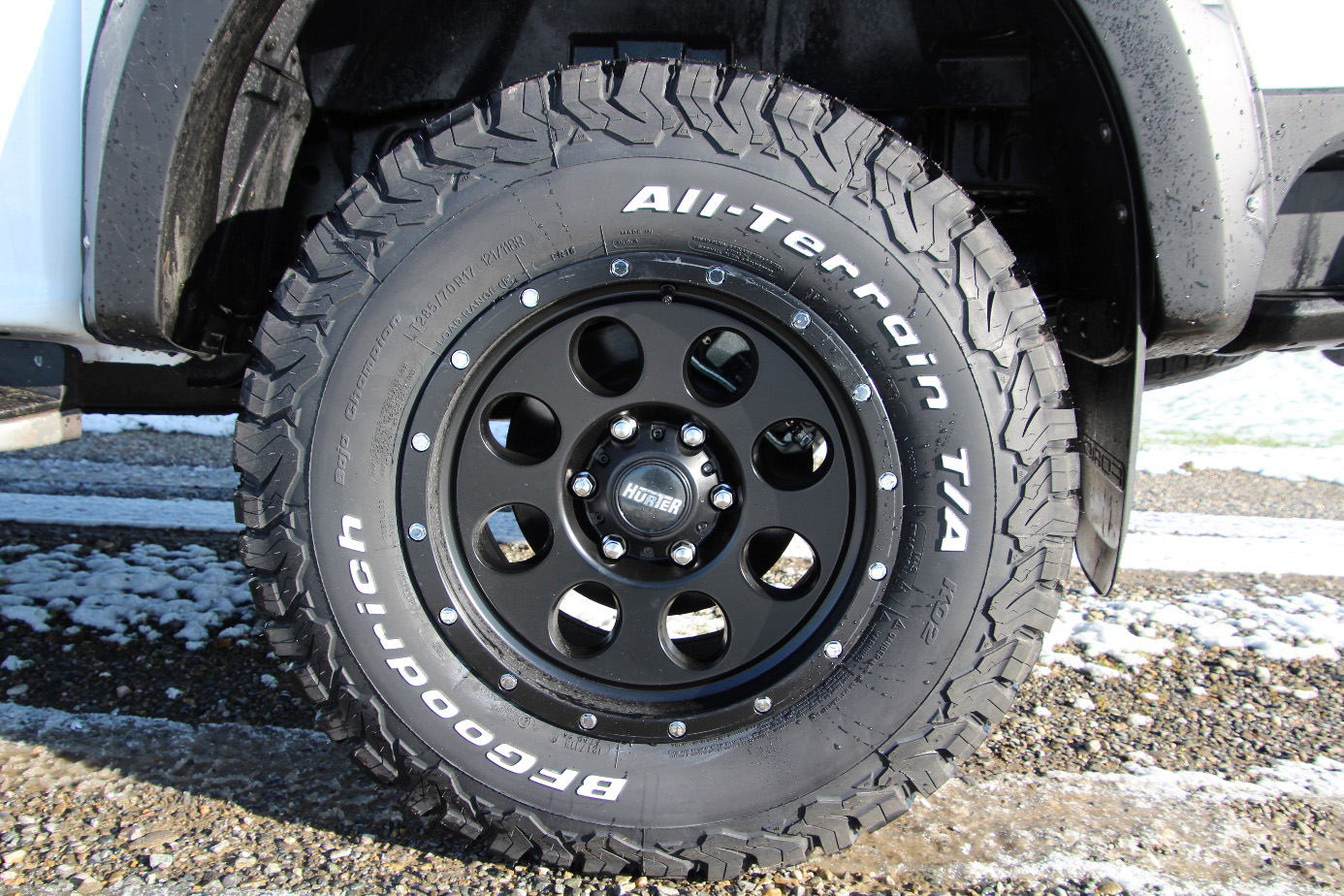 Komplettrad HOAW001/2 17" (schwarz, BFG 265/70, Ford Ranger) Komplettrad HOAW001/2 17" (schwarz, BFG 265/70, Ford Ranger)