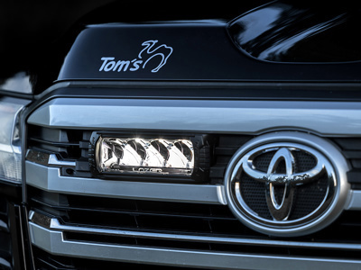 Lazer Lamps Kühlergrill-Kit Toyota LC300 (2022+) inkl. 2x Triple-R 750 - Beacon