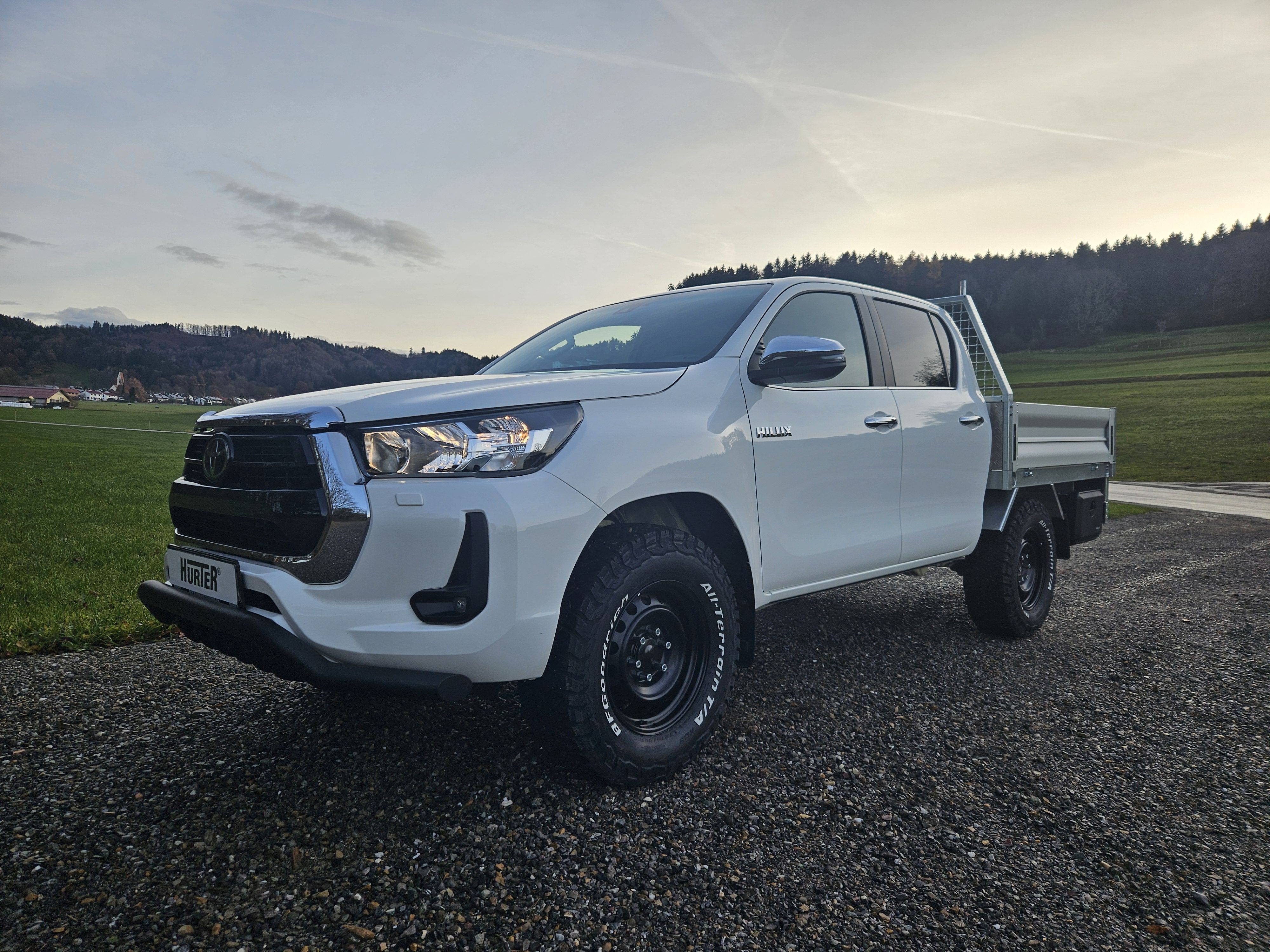 Toyota Hilux - Holzbau Bockreiss GmbH & Co.KG