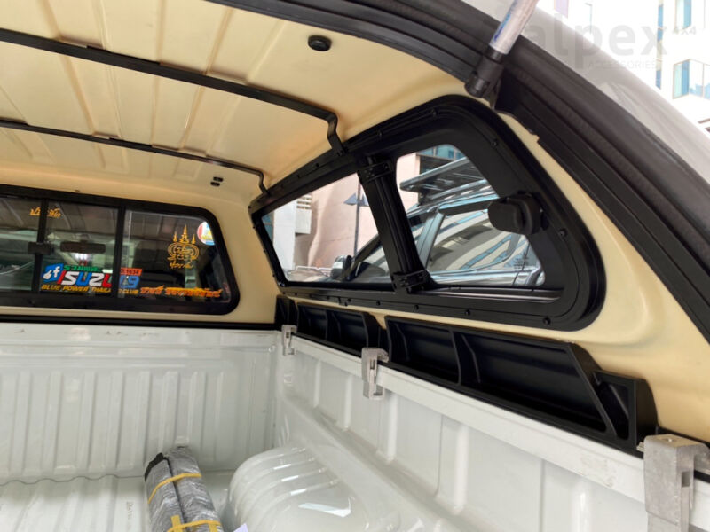Aeroklas Stylish Hardtop - seitliche Ausstellfenster - Zentralverriegelung - Isuzu E/C 2020- Aeroklas Stylish Hardtop - seitliche Ausstellfenster - Zentralverriegelung - Isuzu E/C 2020-
