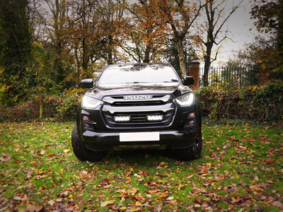 Lazer Lamps Kühlergrill-Kit Isuzu D-Max (2023+) inkl. 2x Triple-R 750 Wide