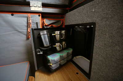Alu-Cab Khaya Camper Familie Einheit/Schwarz